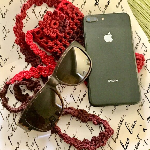 Crossbody SHADES OF RED CELL PHONE HOLDER Handmade by Me - Picture 8 of 8